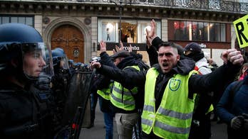 Paris protests heating for 5th weekend, Russia investigation