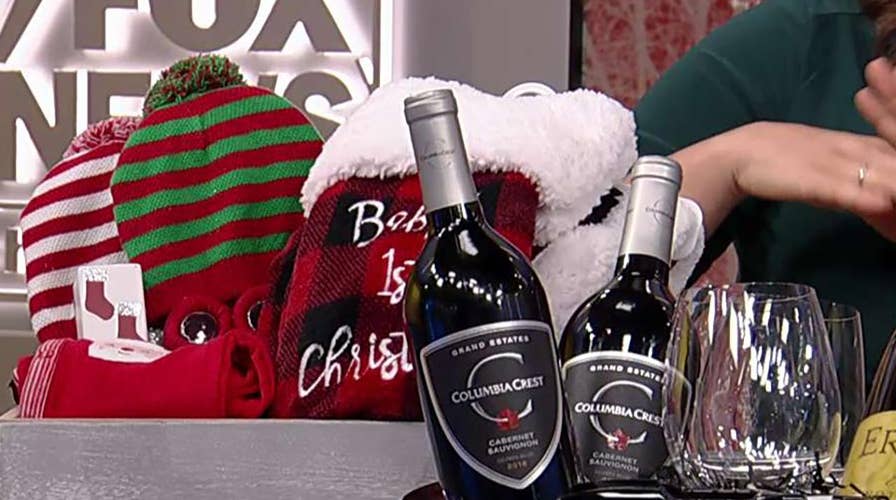 It's Christmas Eve, and you haven't gotten your gifts yet? Here are some last minute gifts for everyone on your list