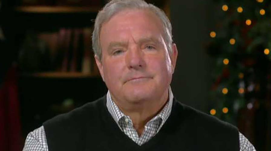 Immigration and Customs Enforcement drops off hundreds of migrants in downtown El Paso, Texas over the Christmas holiday