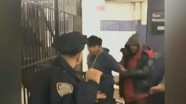 Video Shows Shocking Subway Attack As Nyc Cop Is Assaulted By Five Homeless Men On Air Videos