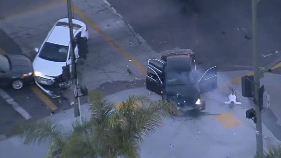 Los Angeles police chase through residential area ends with violent crash