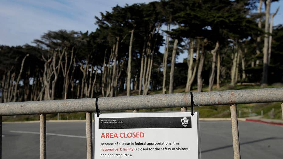 Dem lawmakers deliver national park trash to White House amid shutdown