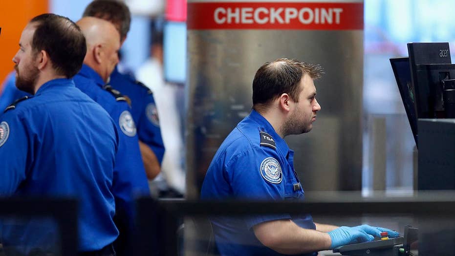 Teen presents Kansas TSA workers with free lunch amid government shutdown