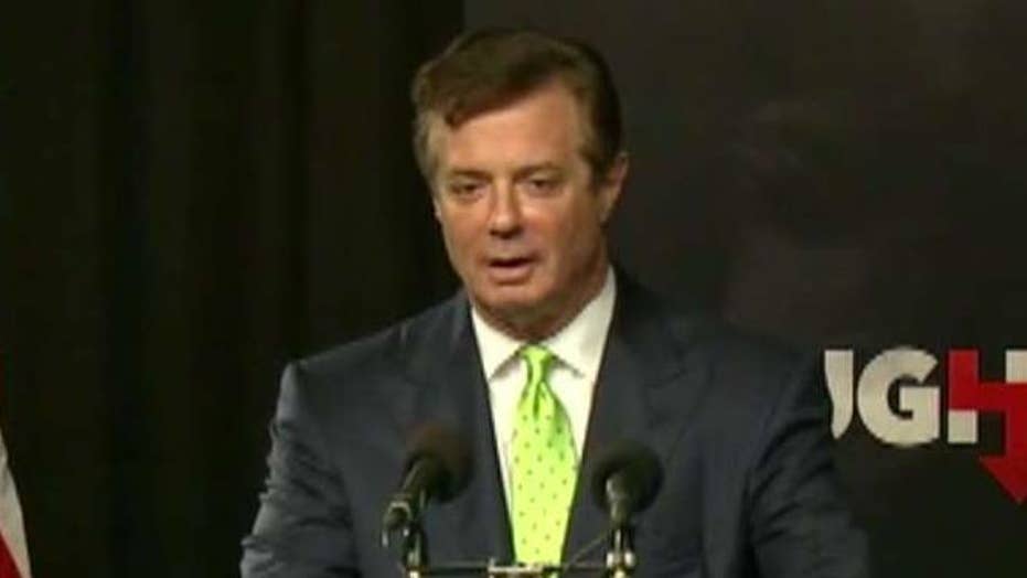 Manafort accused of sharing polling data with Russian allegedly linked to Kremlin