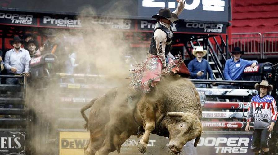 Professional bull rider Mason Lowe dies after fall during competition