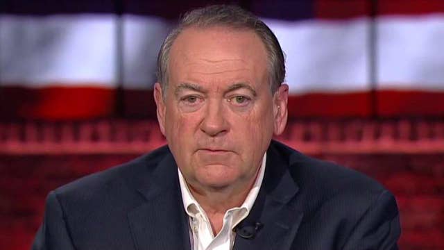 Mike Huckabee Trump Showed He Is Going To Come Out Swinging At Pelosi