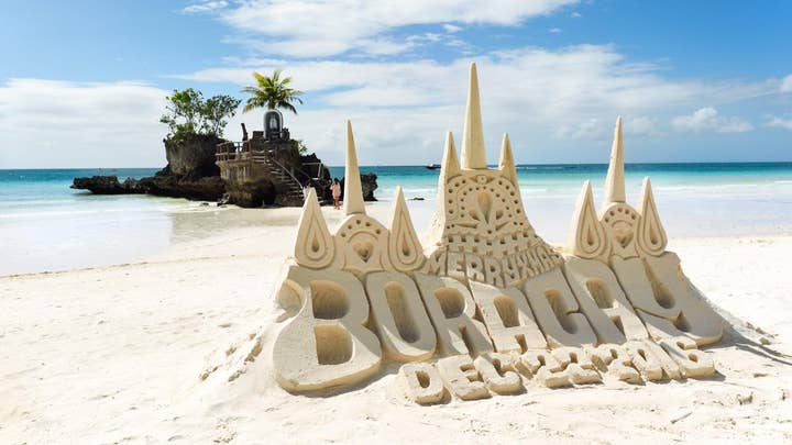 Boracay police ban sandcastles at popular tourist beaches, threaten builders with jail time