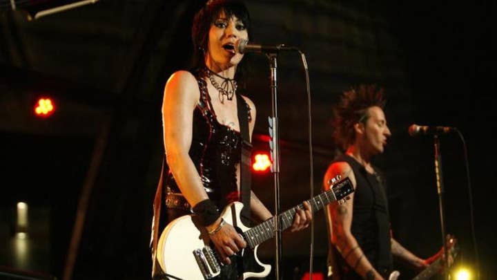Joan Jett speaks out about rock n roll having a problem with female artists