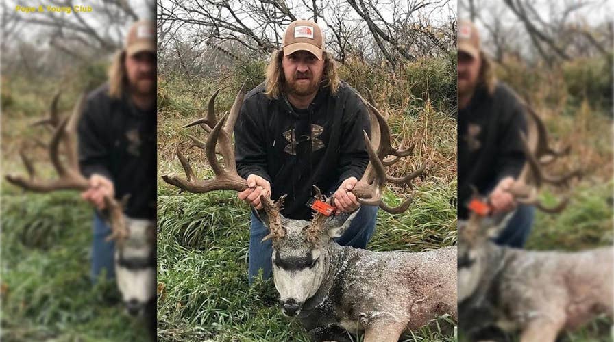Bow hunter sets new world record for non-typical mule deer