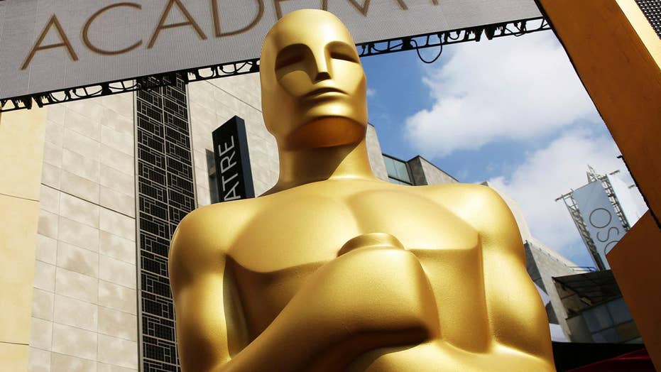 Oscars will have no host, publicist says