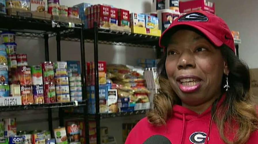 Airline workers helping TSA staffers make ends meet until they receive their back pay