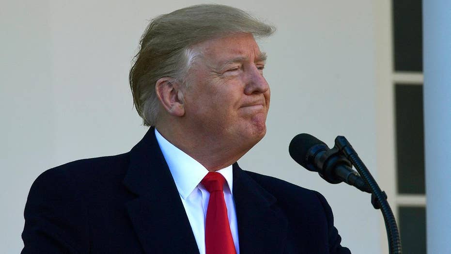民主党はトランプがロシアによって脅迫されているという理論を推し進める