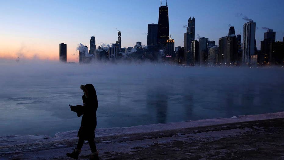 Chicago emerges from 52-hour deep freeze; 