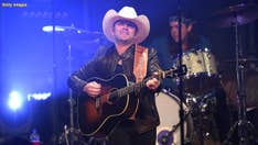 Country singer Justin Moore shares gnarly photo of injured leg after a horse stepped on it