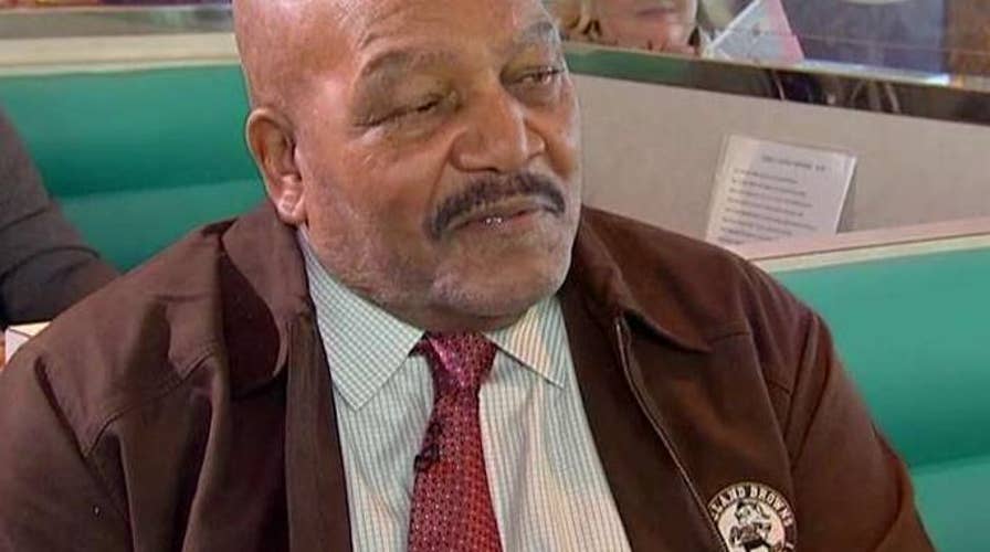 Breakfast with 'Friends': Jim Brown talks football and philanthropy