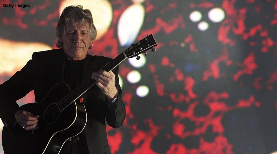 Pink Floyd’s Roger Waters asks Maroon 5 to take a knee during Super Bowl Halftime Show