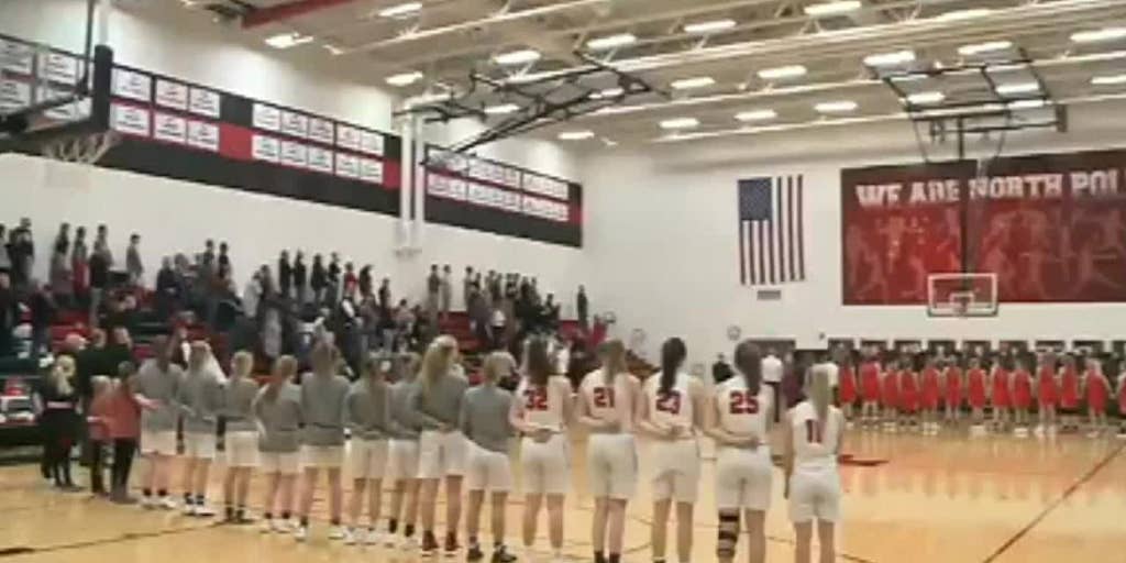 Iowa Crowd S Rendition Of National Anthem At High School Basketball Game Goes Viral Fox News