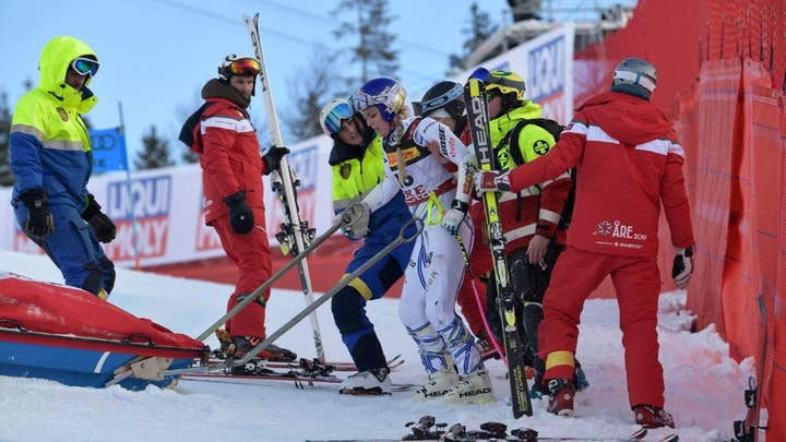 Lindsey Vonn crashes at world championships in Sweden