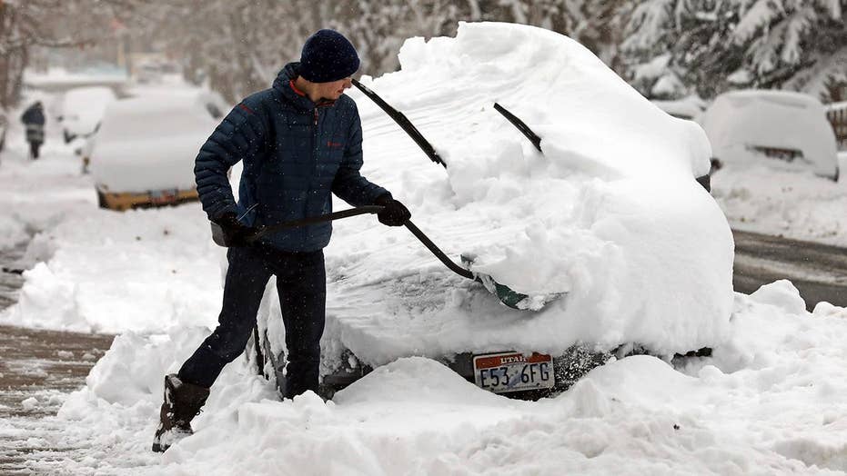 Winter Storms Airlines Cancel More Than 1 400 Flights Issue