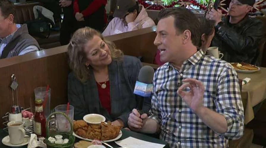 Breakfast with 'Friends': El Paso diner patrons and staff discuss dueling Trump, O'Rourke rallies