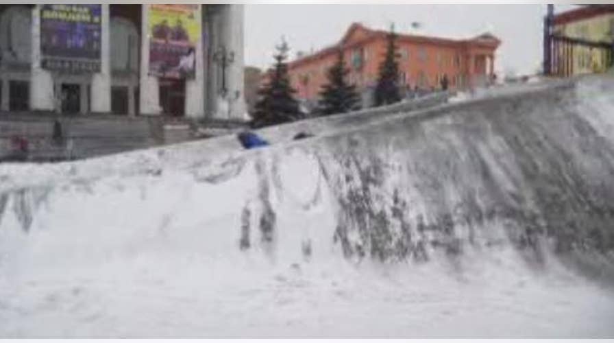 Black snow raises health concerns for residents of Prokopyevsk, Russia