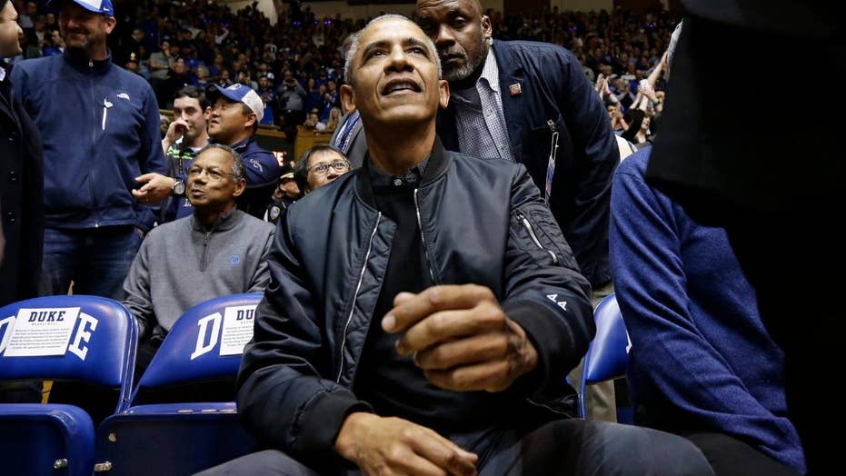 Barack Obama's '44' bomber jacket wins praise on Twitter, has fans