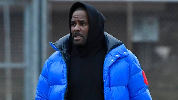 R. Kelly posts bail, is released from jail