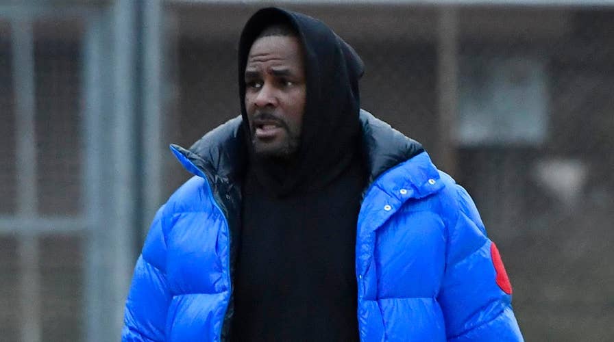 R. Kelly posts bail, is released from jail