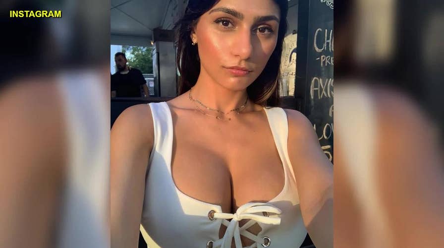 Miya Kalfa Vidos - Former porn actress Mia Khalifa shares updates after surgery to repair  breast 'deflated' by hockey puck | Fox News