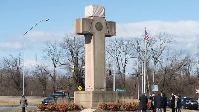 Veterans fight to keep WWI 'Peace Cross' memorial on public land