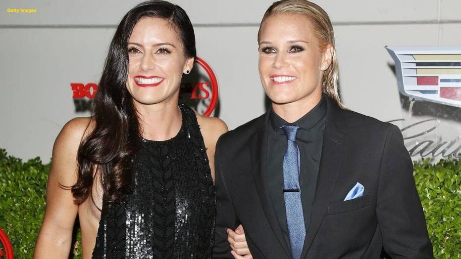 World Cup Champions Ashlyn Harris And Ali Krieger Are Engaged Fox News 