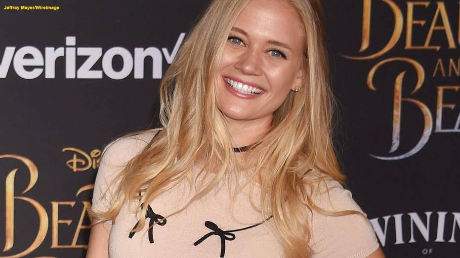 Lizzie Mcguire Actress Carly Schroeder Ditching Hollywood For The 