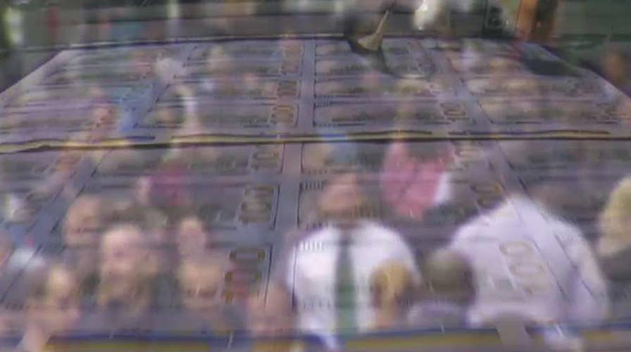 Consumer confidence rises, shaking off impact of government shutdown