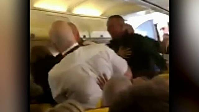 Raw Video Ryanair Passengers Filmed Fighting Mid Flight Latest News 