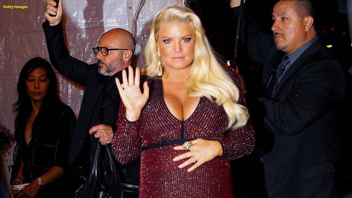 Jessica Simpson posts new baby bump picture while wearing a bikini
