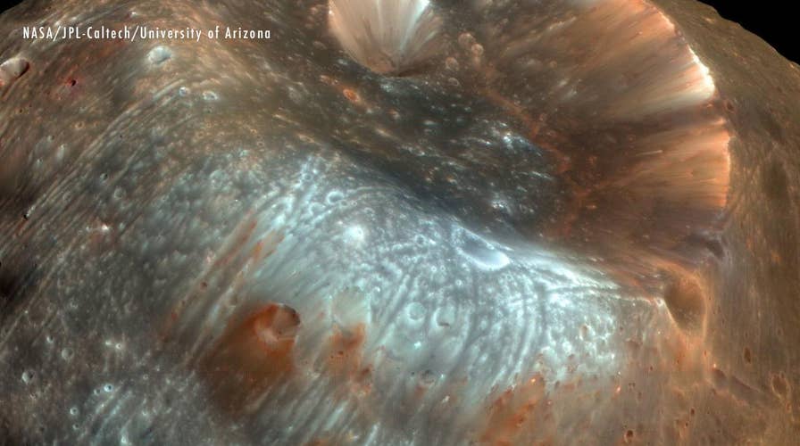 A weird powder puzzle on the Martian moon Phobos may be solved