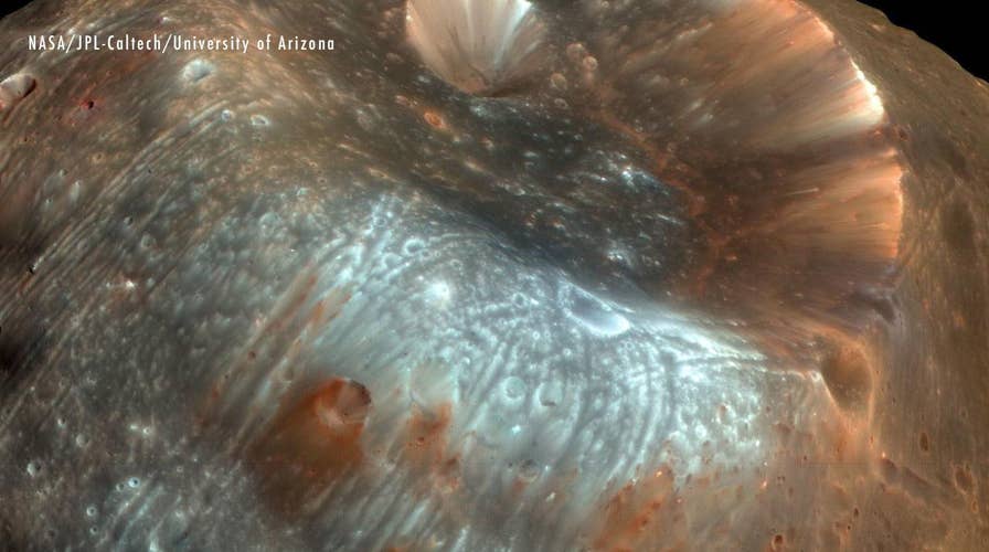 A weird powder puzzle on the Martian moon Phobos may be solved