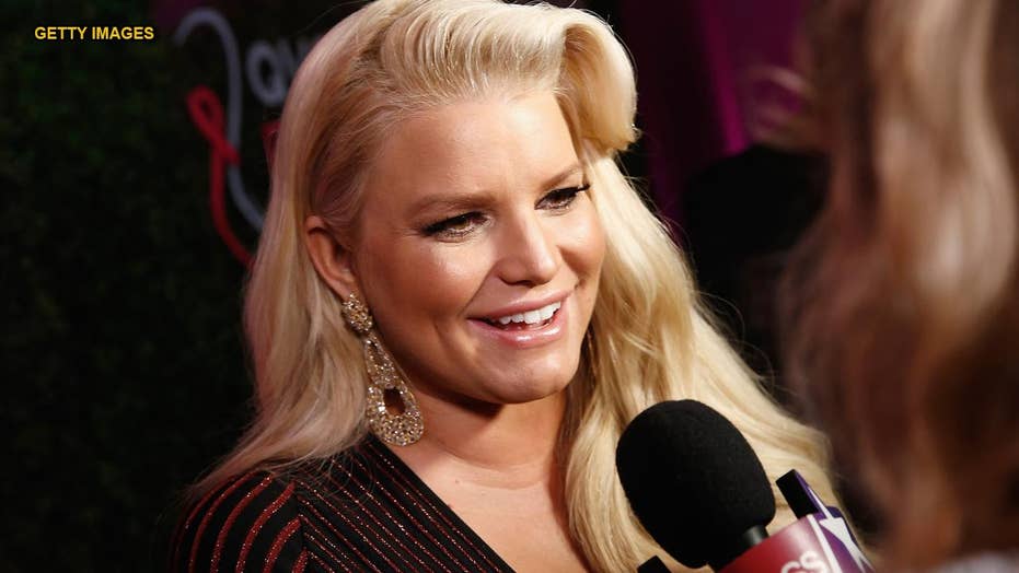 Jessica Simpson Shows Off Baby Daughter Birdie In Adorable New