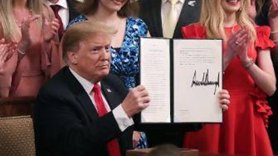 Nbc Abc Cbs Evening Newscasts Ignore Trump S Executive Order To