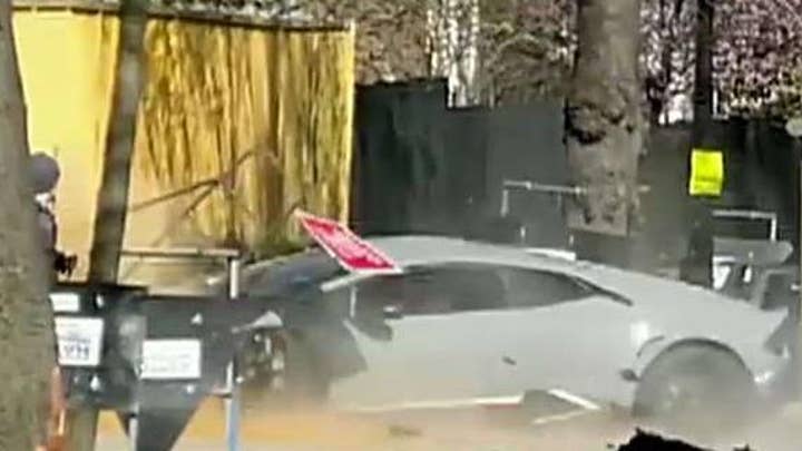 Lamborghini crashes into wall at supercar show in London