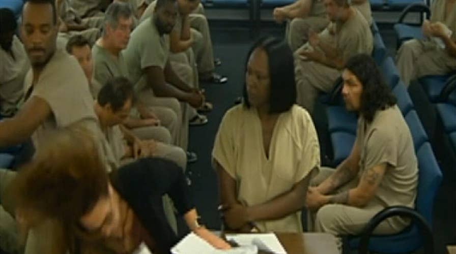 Inmate punches public defender in head during bond court