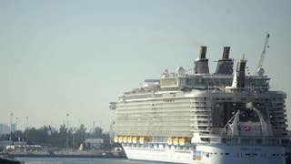 Crane collapses onto cruise ship in the Bahamas - Fox News