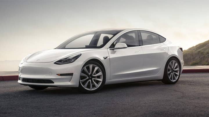 Kracht Heup Kip Tesla takes $35,000 Model 3 sales offline, but adds 3-year lease plan for  its smallest car | Fox News