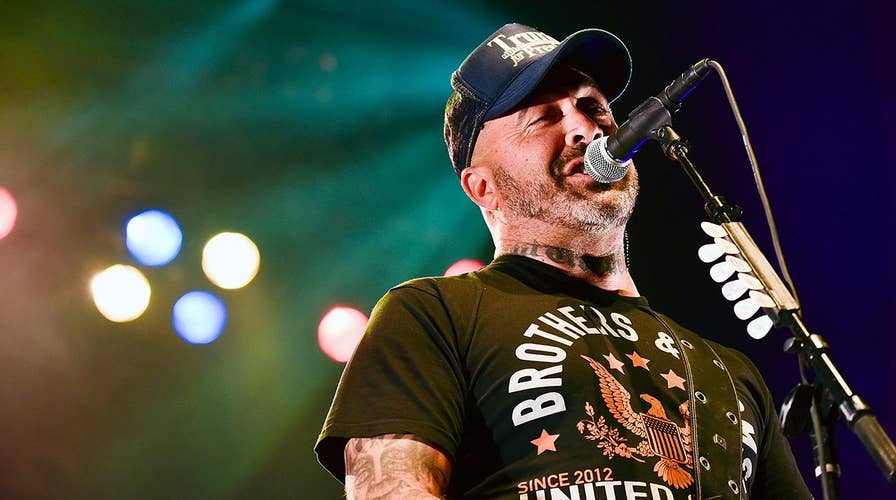 Aaron Lewis talks new music, storming off stage