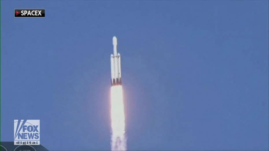 Spacex Successfully Launches Falcon Heavy World S Most Powerful Rocket For Paying Customer Fox News