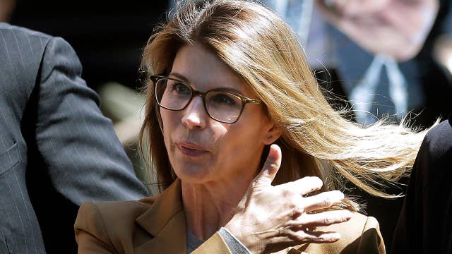 Lori Loughlin pleads not guilty in college admissions scam thumbnail
