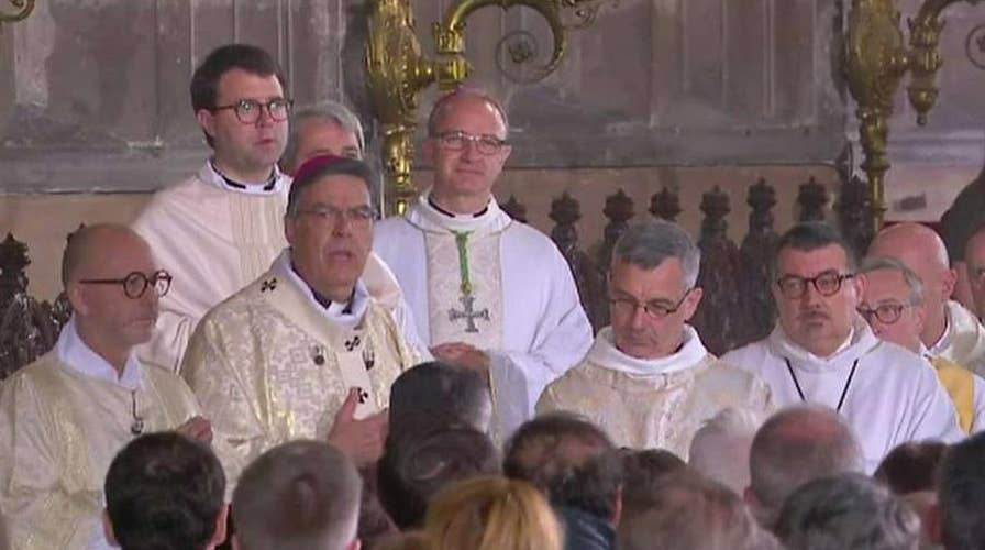 Displaced Notre Dame parishioners celebrate Easter