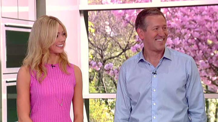 Cooking with 'Friends': Hornacek family breakfast bakeoff