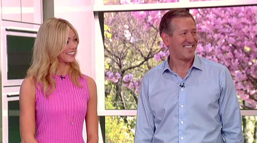 Cooking with 'Friends': Hornacek family breakfast bakeoff