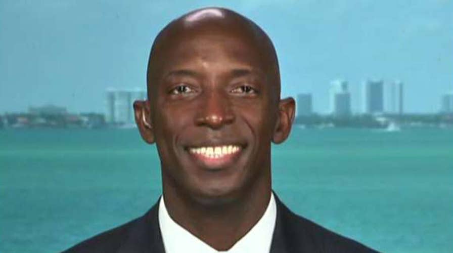 2020 Democratic hopeful wants to forgive $1.5 trillion in student loan debt